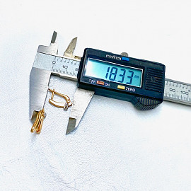 Золоті сережки у червоному з білим кольорі з жовтими діамантами