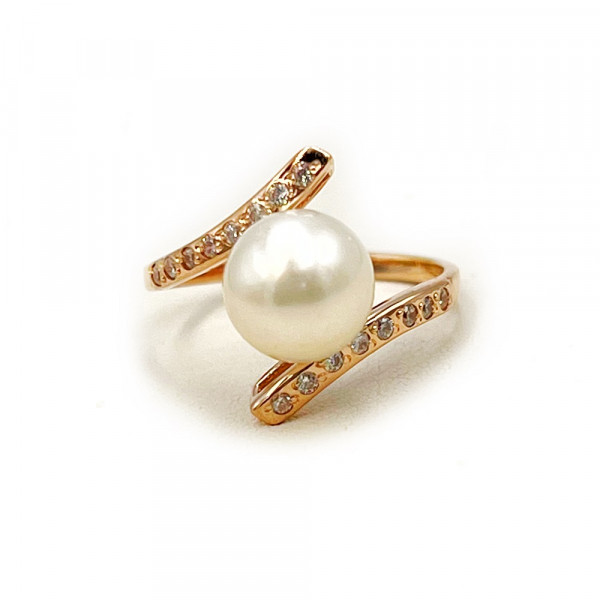 Кольцо из золота в красном цвете с жемчугом и цирконом