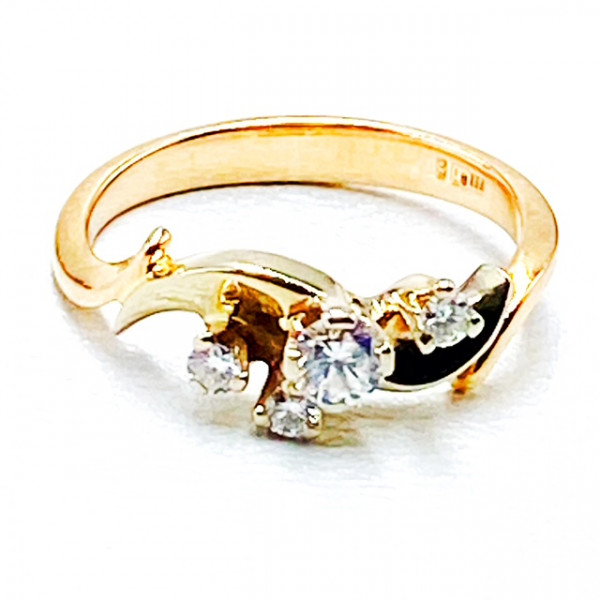 Кольцо из золота красного с белым цвета с белыми бриллиантами