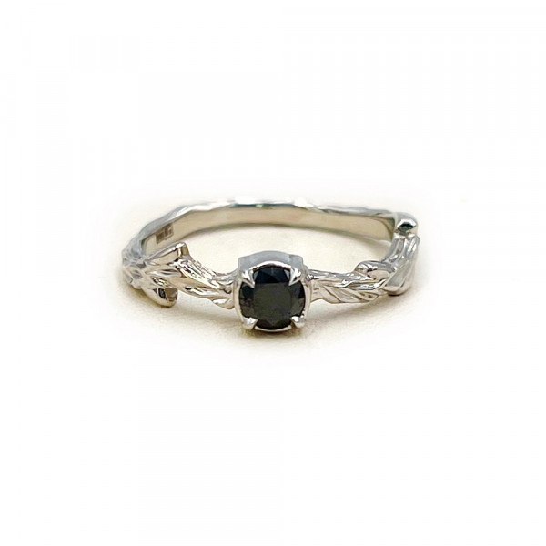 Каблучка з золота у білому кольорі з цирконом