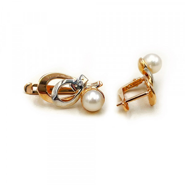 Сережки з золота у червоному з білим кольорі з перлиною та цирконом