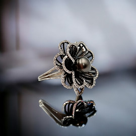 Золотое кольцо в белом цвете с жемчугом и цирконом 01-200055403