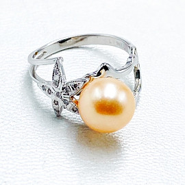 Золотое кольцо в белом цвете с белыми бриллиантами и цирконом 01-200099405