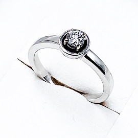 Кольцо из золота с белым бриллиантом