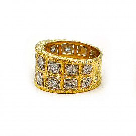 Кольцо из золота желтого с белым цвета с белыми бриллиантами