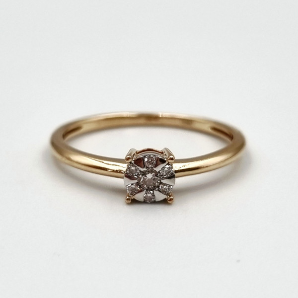 Кольцо из золота в красном с белым цвете с белыми бриллиантами