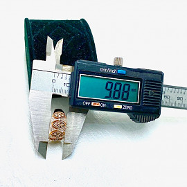 Золота каблучка червоного з білим кольору з жовтими діамантами