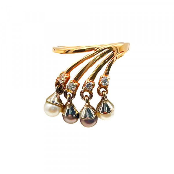 Кольцо из золота в красном с белым цвете с жемчугом и цирконом