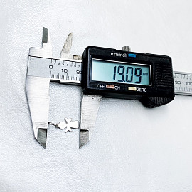 Кулон з білого золота з жовтими діамантами