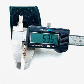 Кольцо из красного с белым золота с желтыми бриллиантами