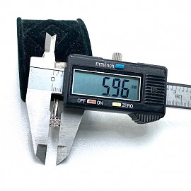 Золота каблучка з білими діамантами