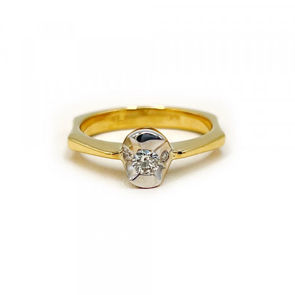 Золота каблучка з білими діамантами