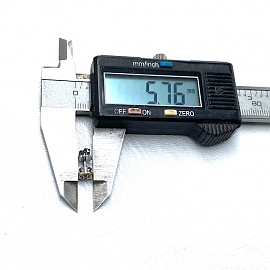 Золотые серьги с желтым бриллиантом