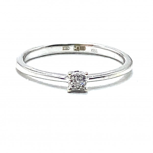 Золотое кольцо в белом цвете с желтыми бриллиантами