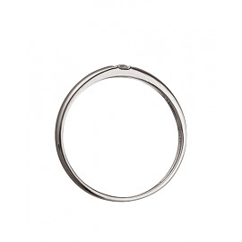 Золотое кольцо белого цвета с белым бриллиантом