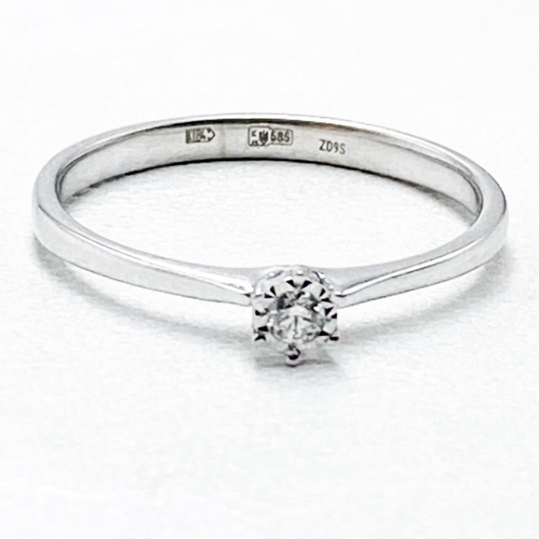 Каблучка з золота у білому кольорі з білим діамантом