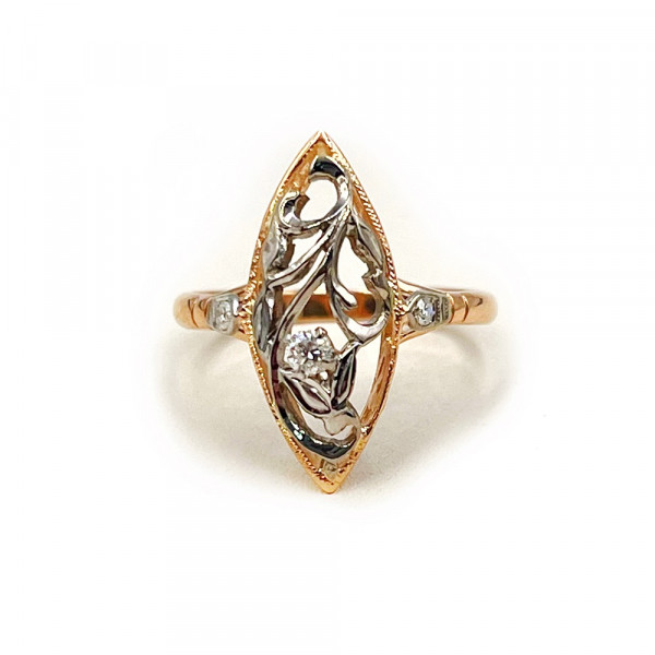 Кольцо из золота в красном с белым цвете с белыми бриллиантами