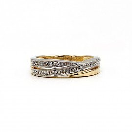Золотое кольцо желтого с белым цвета с коричневыми бриллиантами