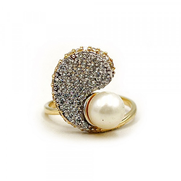 Каблучка з золота у жовтому з білим кольорі з перлиною та цирконом