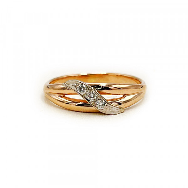 Золотое кольцо с белыми бриллиантами