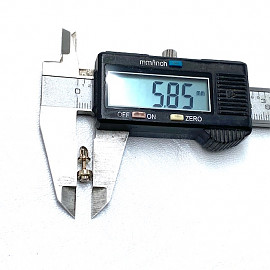 Серьги из золота в белом цвете с белым бриллиантом