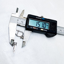 Сережки з золота білого кольору з білими діамантами