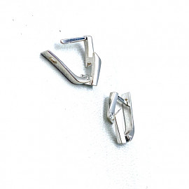 Золоті сережки у білому кольорі з білими діамантами