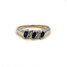 Кольцо из золота с синими корундами и белым бриллиантом 01-200757330