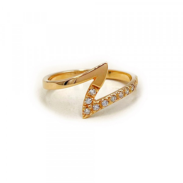 Золотое кольцо красного цвета с цирконом