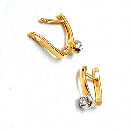 Серьги из золота в красном с белым цвете с желтыми бриллиантами