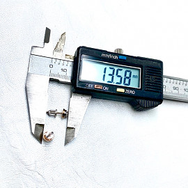 Сережки з золота з білими діамантами