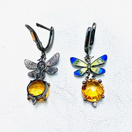 Серьги из белого с черным золота с желтыми цитринами, желтыми бриллиантами и эмалью