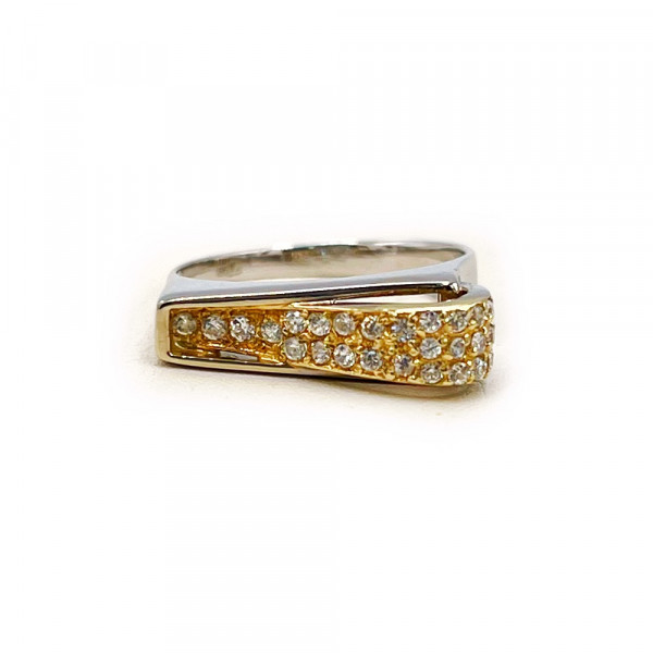Золотое кольцо в желтом с белым цвете с цирконом