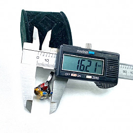 Кольцо из золота в белом с черным цвете с желтым цитрином, желтым бриллиантом и эмалью