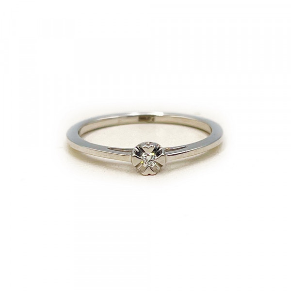 Золотое кольцо с белым бриллиантом