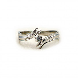 Каблучка з золота у білому кольорі з білим діамантом 01-200804848