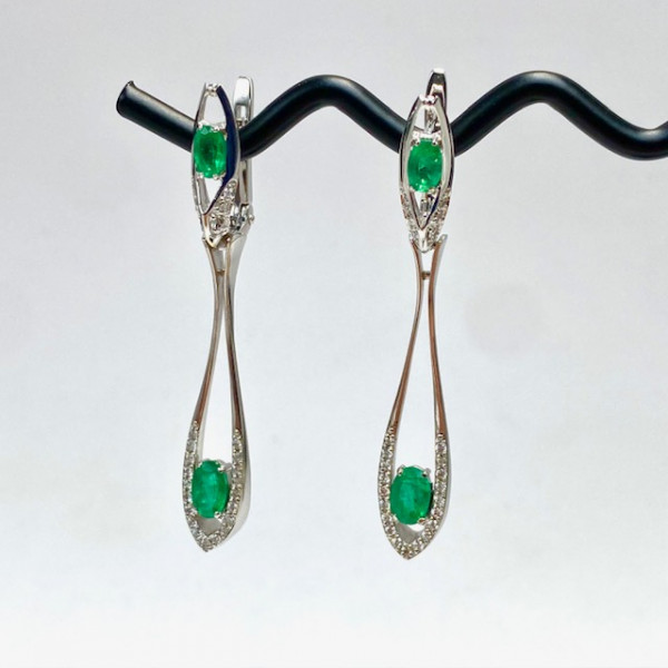 Серьги из золота с зеленым бериллом и желтыми бриллиантами