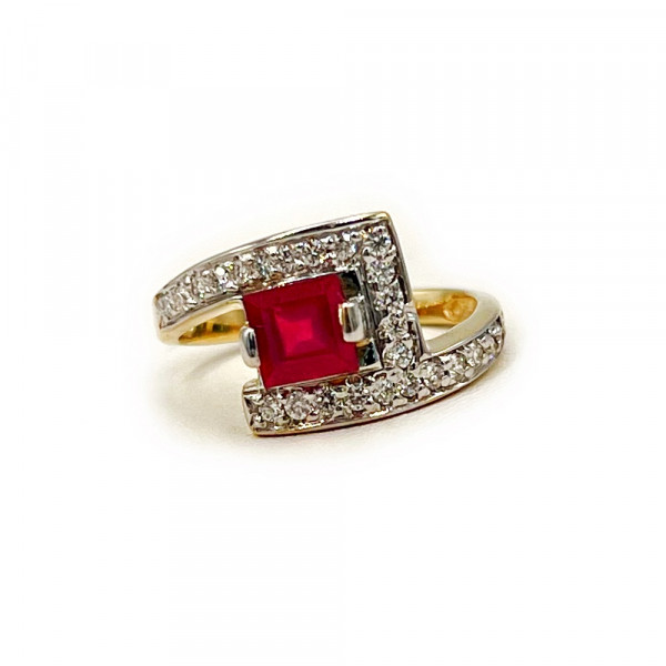 Золота каблучка з червоним корундом та жовтими діамантами