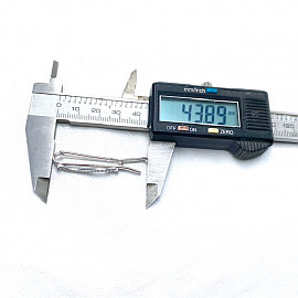 Булавка из золота белого цвета с желтыми бриллиантами