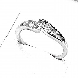 Кольцо из золота в белом цвете с белыми бриллиантами