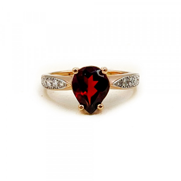 Кольцо из золота с коричневым гранатом