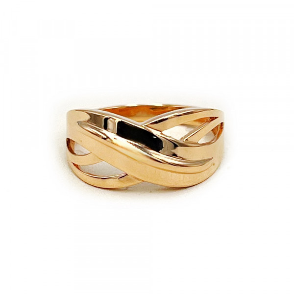 Золотое кольцо красного цвета