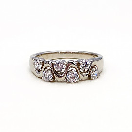 Золотое кольцо в белом цвете с цирконом