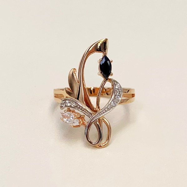 Золотое кольцо в красном с белым цвете с цирконом