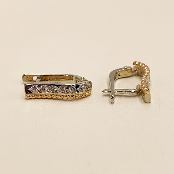 Золотые серьги красного с белым цвета с цирконом