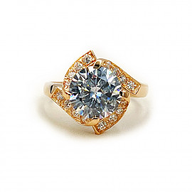 Золотое кольцо красного цвета с цирконом 01-200810662