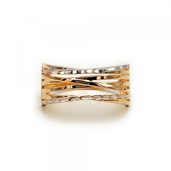 Золотое кольцо в красном с белым цвете