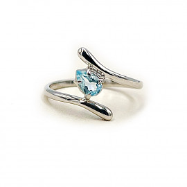 Каблучка з золота у білому кольорі з блакитним топазом 01-200894364