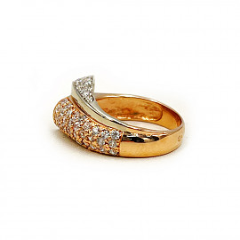 Золотое кольцо красного с белым цвета с цирконом