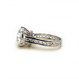 Кольцо из золота белого цвета с цирконом